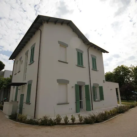 Le Sabbie - In Villino A 50mt Dal Mare Appartamento Riccione